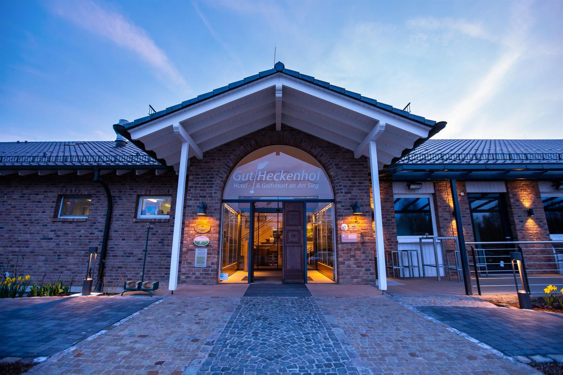 Zu sehen ist der EIngang des Gut Heckenhofs