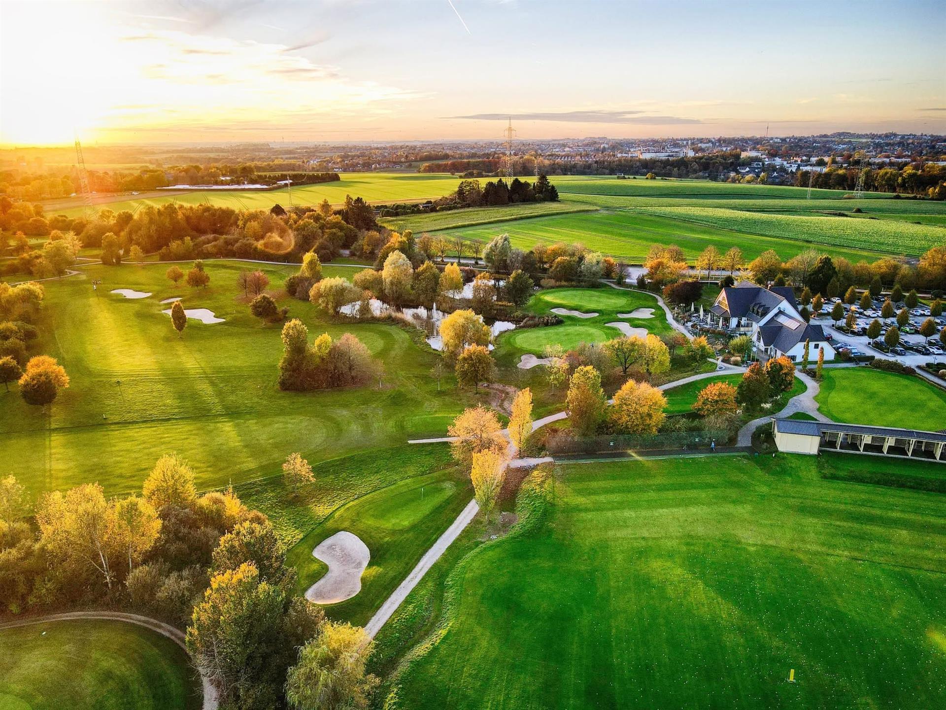 Zu sehen ist die Anlage des Golfclubs Haan-Düsseltal e.V. 